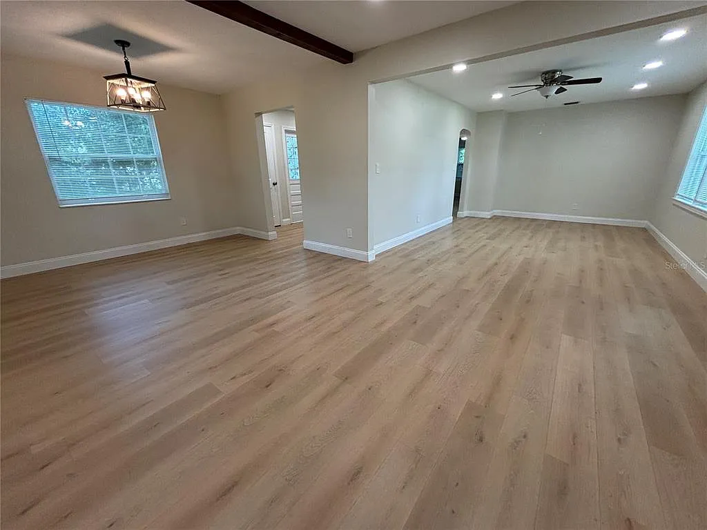 2 bed, 1.0 bath, 968 sqft, $2,400 — Photo 3