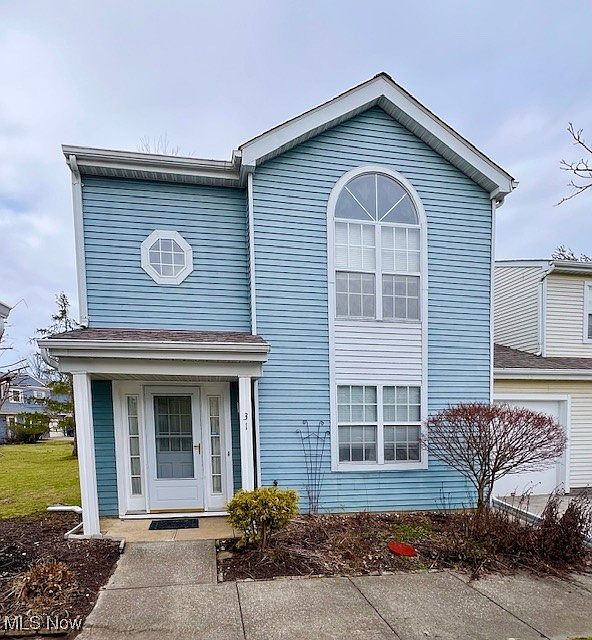 1st image of 31 Woodbury Ln #30
