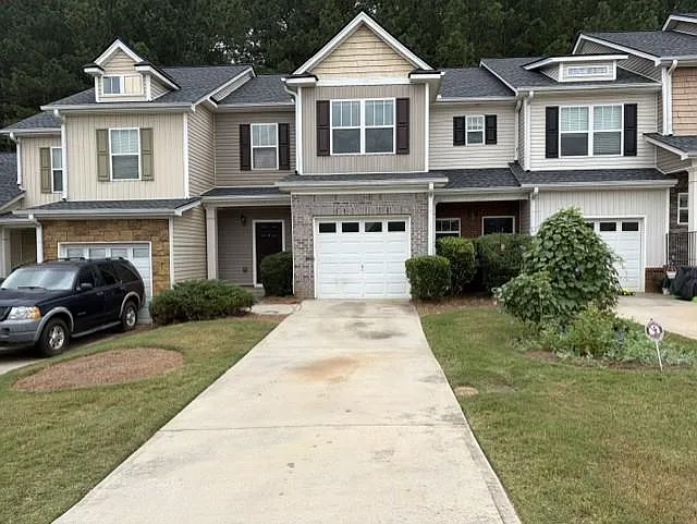 3 bed, 2.5 bath, 1540 sqft, $1,900 — Photo 2