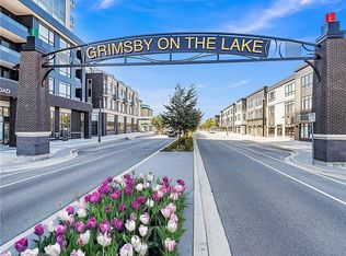 385 Winston Rd #707, Grimsby, ON L3M0J3