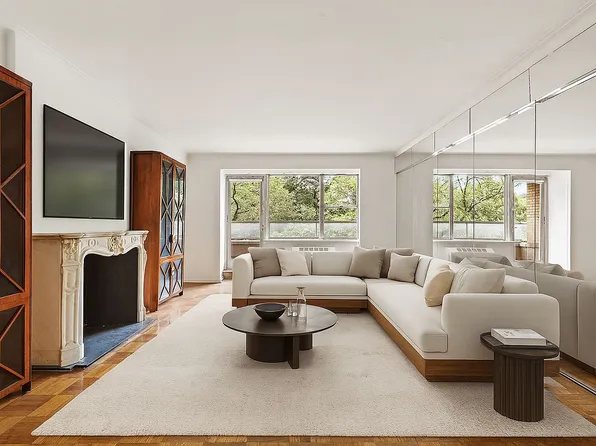 860 5th Ave APT 4H, New York, NY 10065