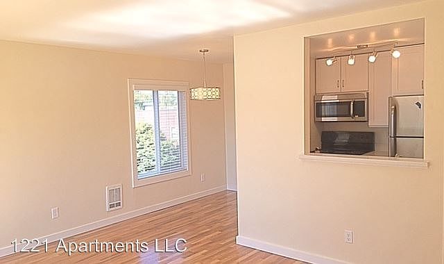 1st image of 1221 Queen Anne Ave N APT 404