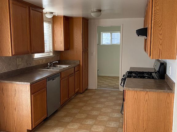 5th image of 1240 Gardenia St
