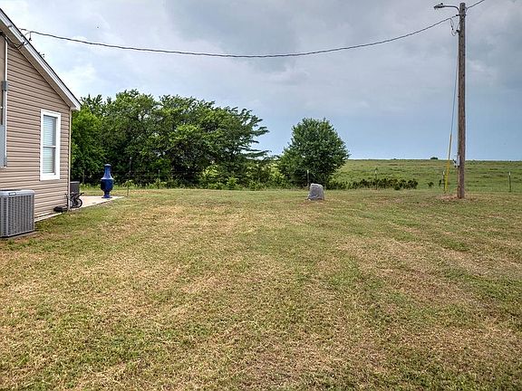 3rd image of 181307 N 2770th Rd