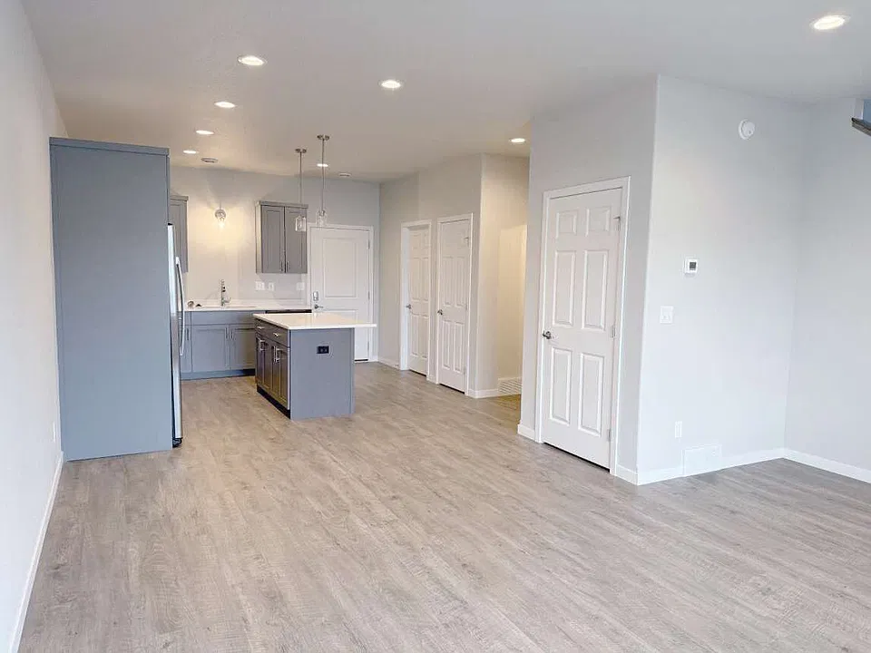 Valley View Town Homes Kitchen