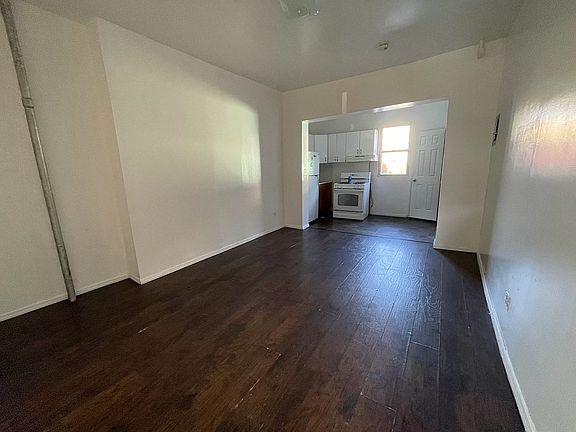 3rd image of 123 Bradford St