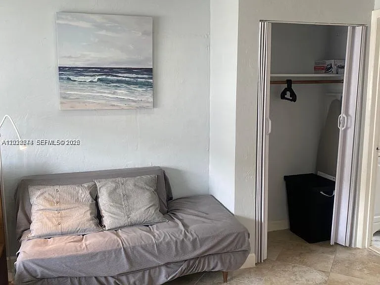 2526 McKinley St #C — Photo 8