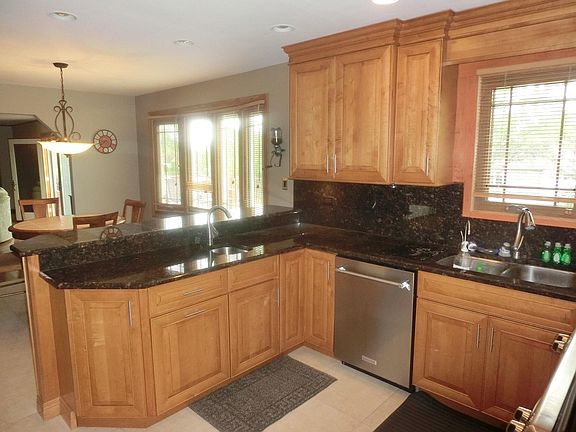5th image of 14031 Thomas Dr