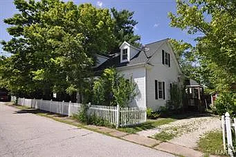 127 Almeling St photo 1