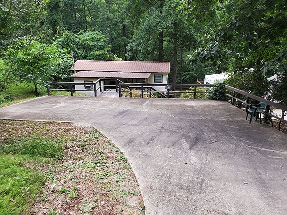4th image of 220 Gumlog Dr
