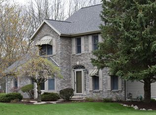 5308 Huntwick Rd, Kalamazoo, MI 49009