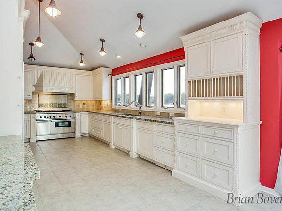 5th image of 6347 Buena Vista Ct NE