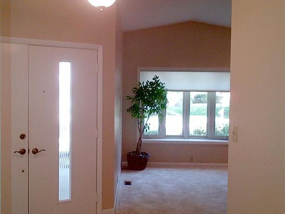 4th image of 2180 Oak Tree Dr E