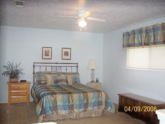 Peaceful & roomy Master Bedroom