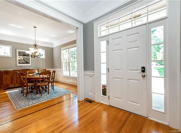 5th image of 106 White Crest Ct
