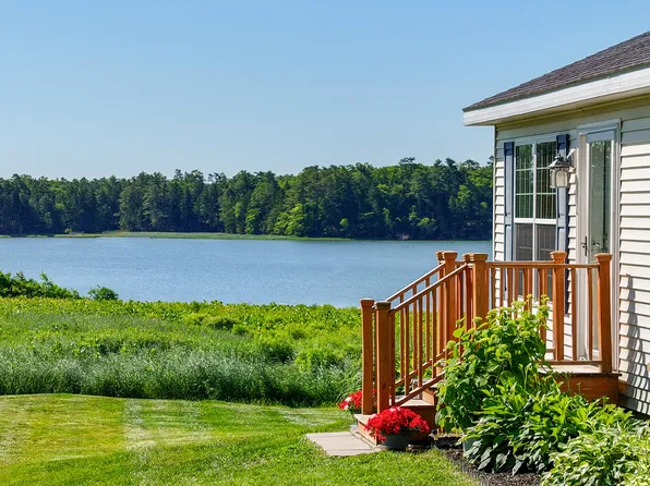 484 Woodside Road, Brunswick, ME 04011