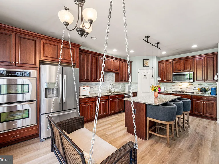 2413 Copper Creek Rd — Photo 11