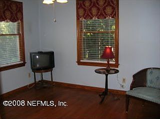 4th image of 4447 Marquette Ave