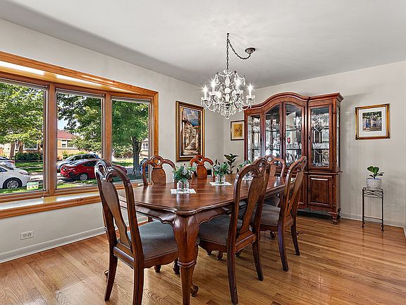 5th image of 6335 N Karlov Ave