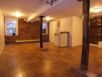 Rented by Joel Weisz, LREB