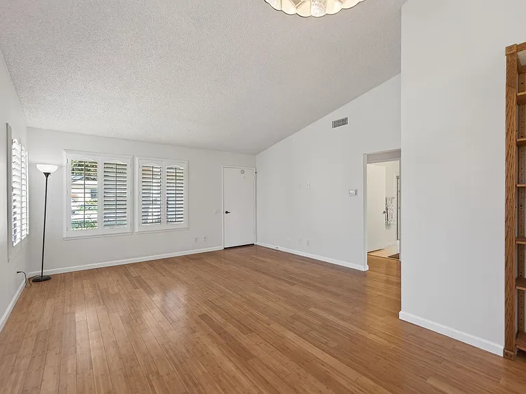 42063 Village 42 — Photo 7
