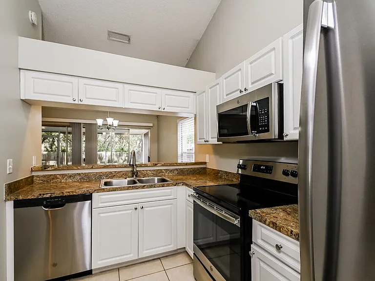 13656 Laraway Dr — Photo 7
