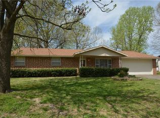 500 Eastgate St, Springdale, AR 72762