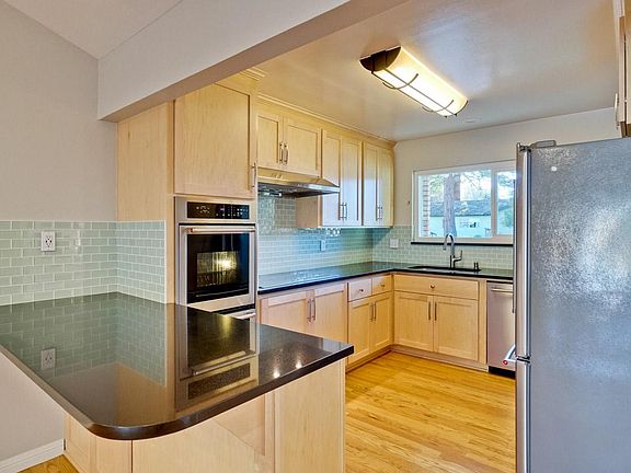 3rd image of 504 Chesley Ave