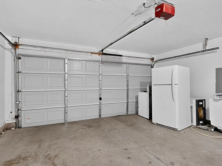 Sirocco Pl NW — Photo 19