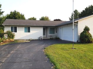 300 W 2nd St, Kingston, IL 60145