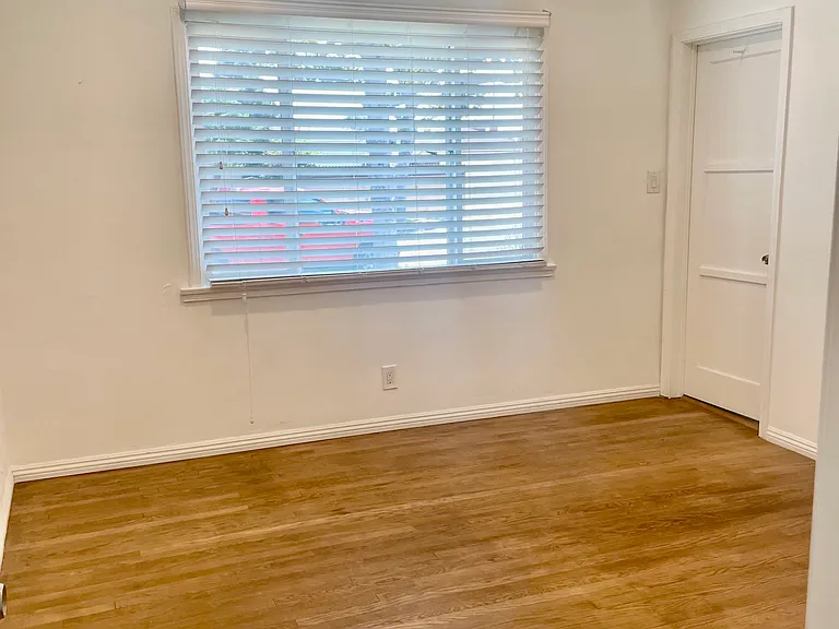 300 W Hillsdale St #1 — Photo 6