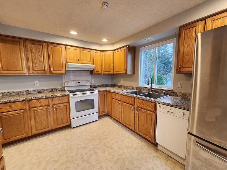 371 Melissa St — Photo 9