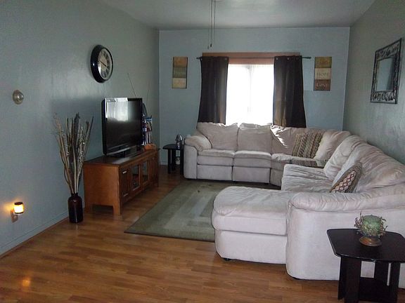 2nd image of 3809 Woodlawn Way