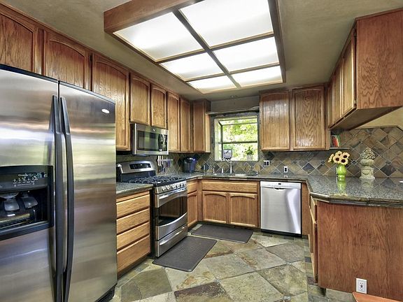 5th image of 12974 Erin Dr