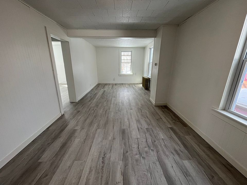 Dining/living room