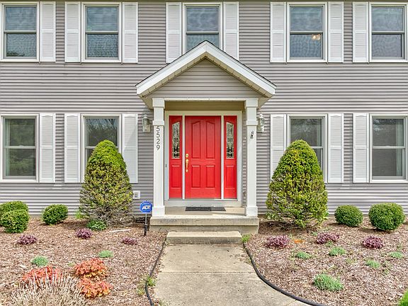 4th image of 5529 Pettis Ln NE