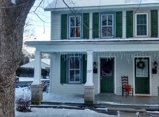 217 S 9th St, Akron, PA 17501