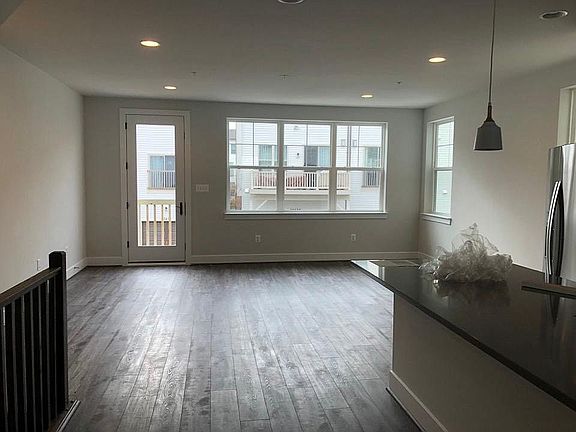 4th image of 22562 Cabin Branch Ave