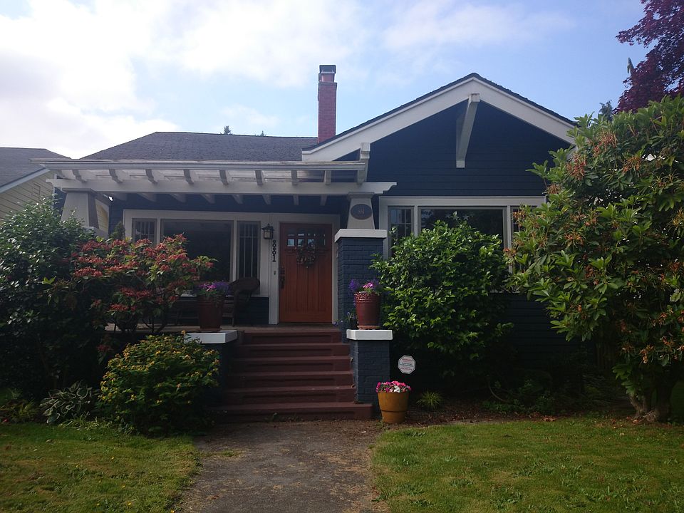 2nd image of 881 E Gwinn Pl