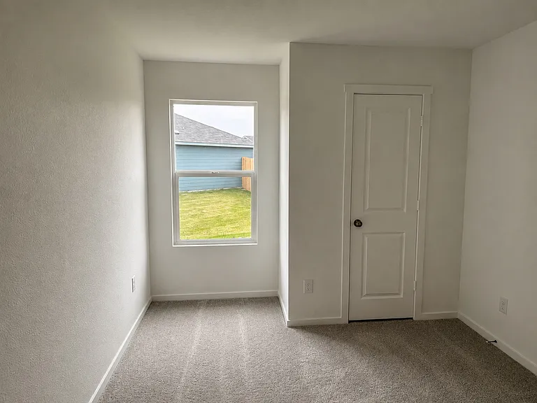427 Bower Dr — Photo 12