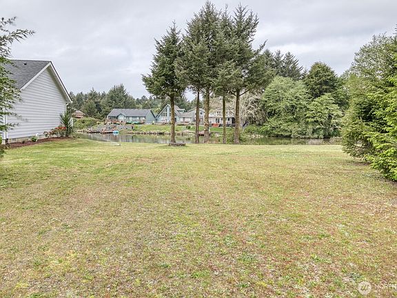 3rd image of 107 Duck Lake Drive NE