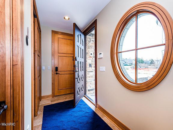5th image of 51019 Lake Park Dr