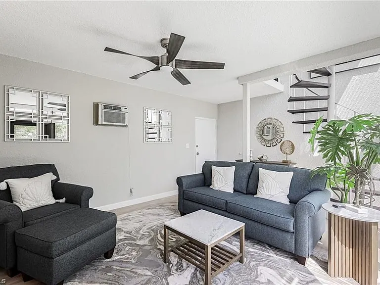 807 River Point Dr #102D — Photo 18