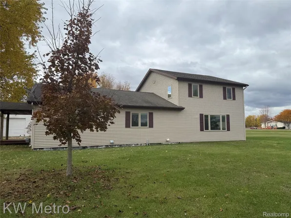 227 N Coldwater Rd, Weidman, MI 48893