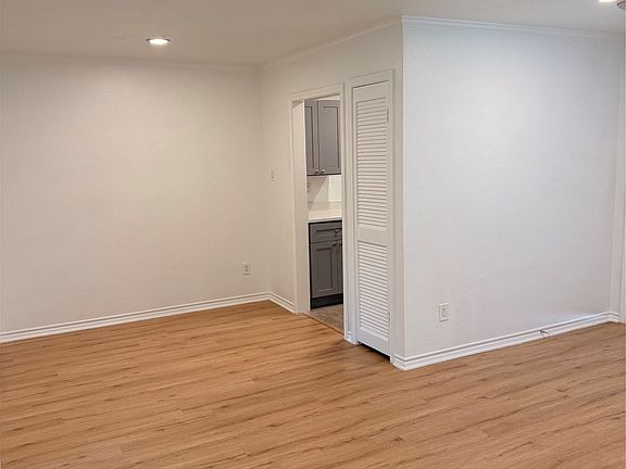 4th image of 3921 Inwood Rd APT 2013