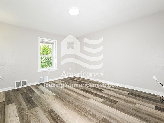 787992_004_dining_room_13929983.jpg