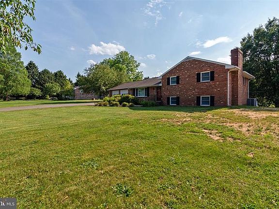 2nd image of 10304 Ni River Dr