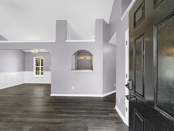 3rd image of 608 Riverside Dr NW