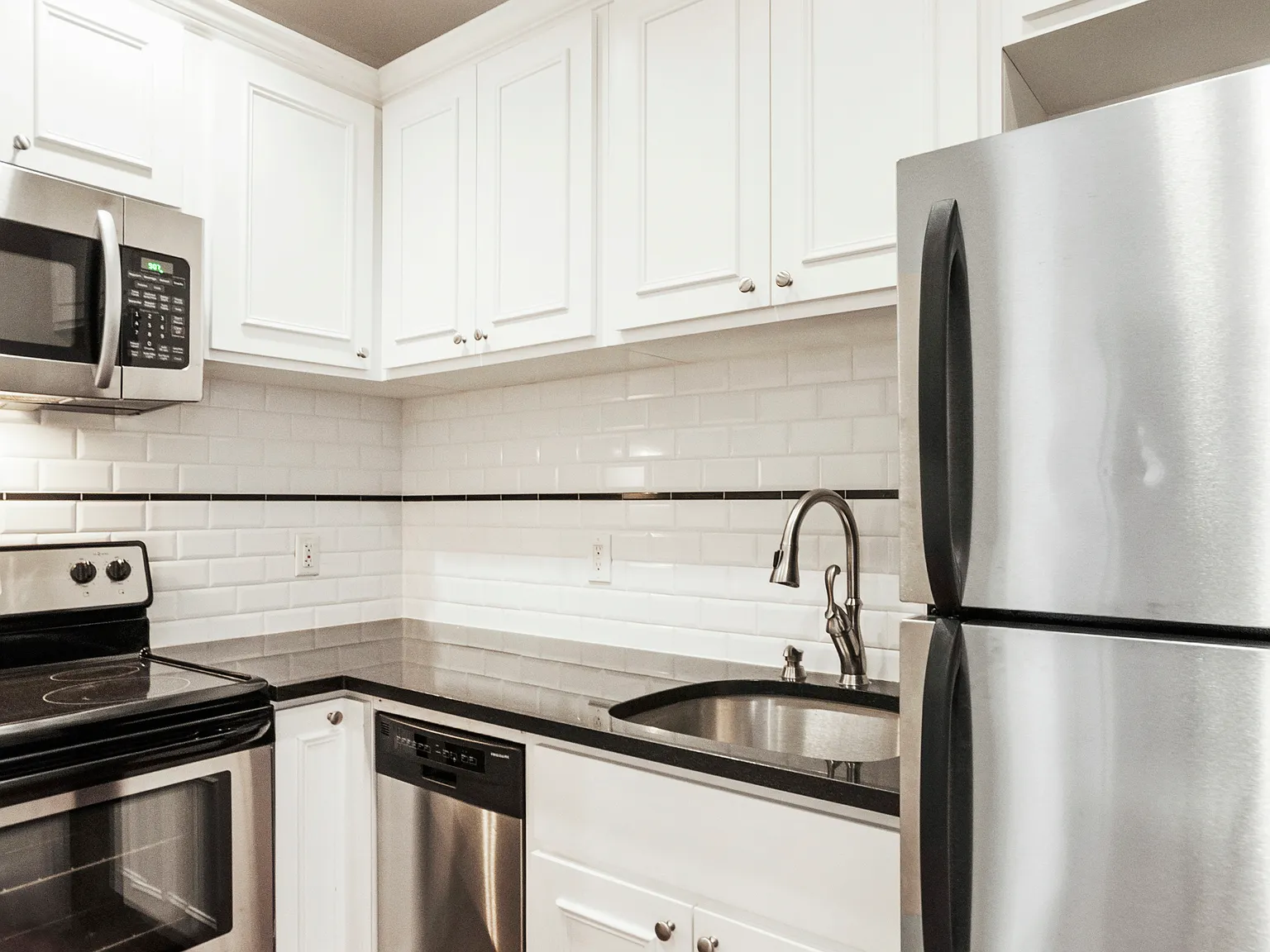 303 West 18th Street — Photo 2
