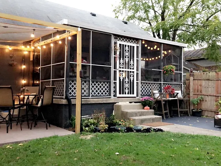 810 Richard St — Photo 3